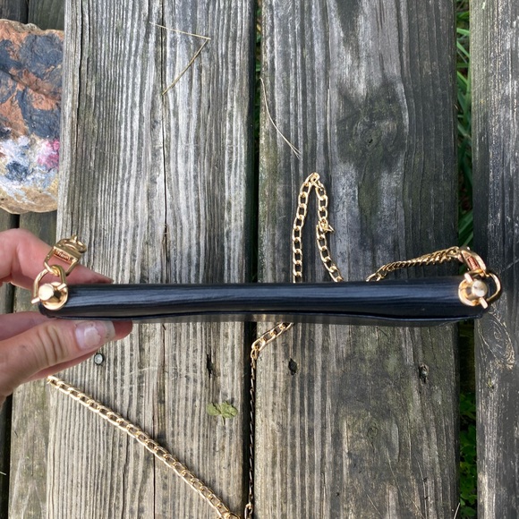 Authentic Louis Vuitton Epi Leather Art Deco mini crossbody bag black - Picture 3 of 13